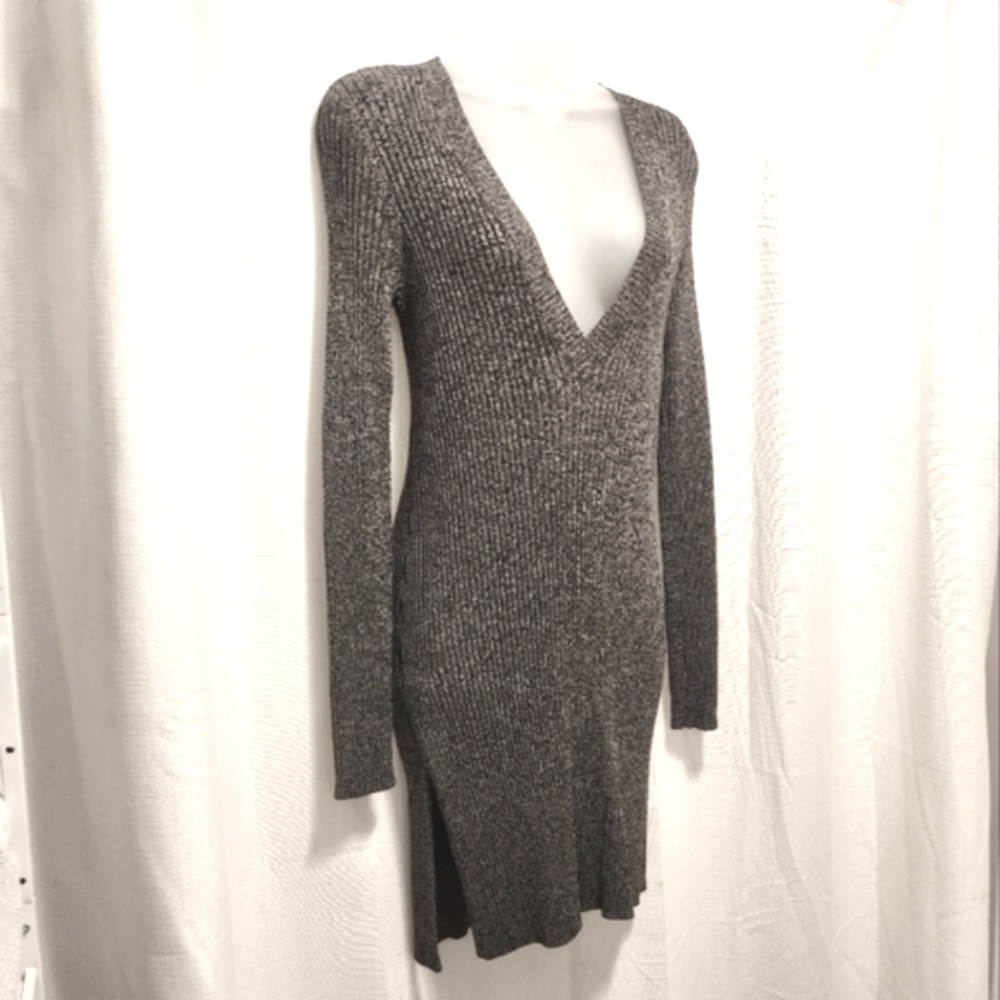Intermix Mckenna Dark Gray Marled Long Sleeve V Neck Knit Mini Dress Size S - Picture 3 of 8
